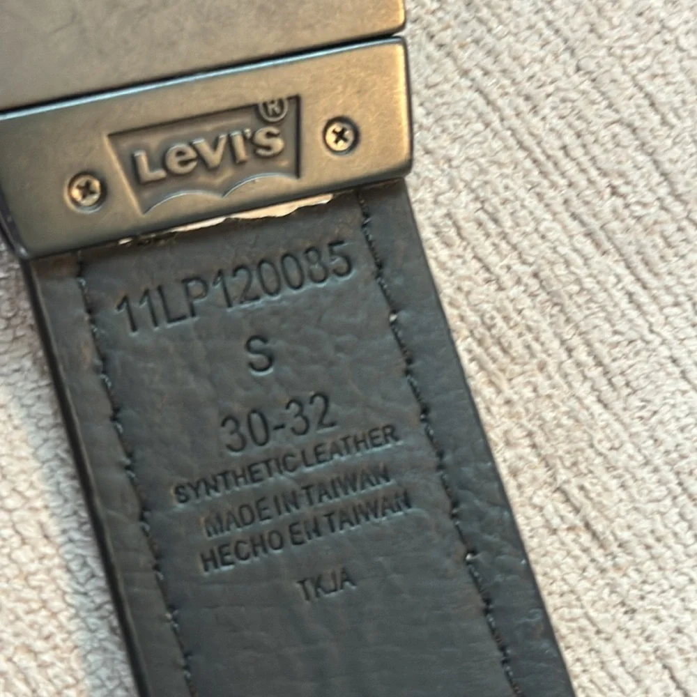 Levis Men's Leather Reversible Black & Brown Belt